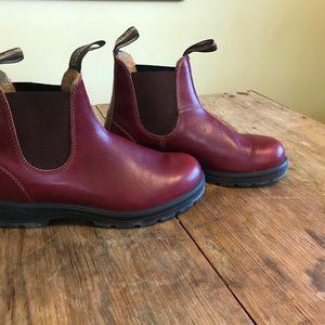 Blundstone Women's Premium Dark Red Leather Boots. Size 8.5